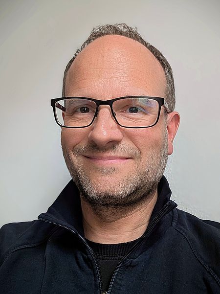 Dr. Dennis Johannsen